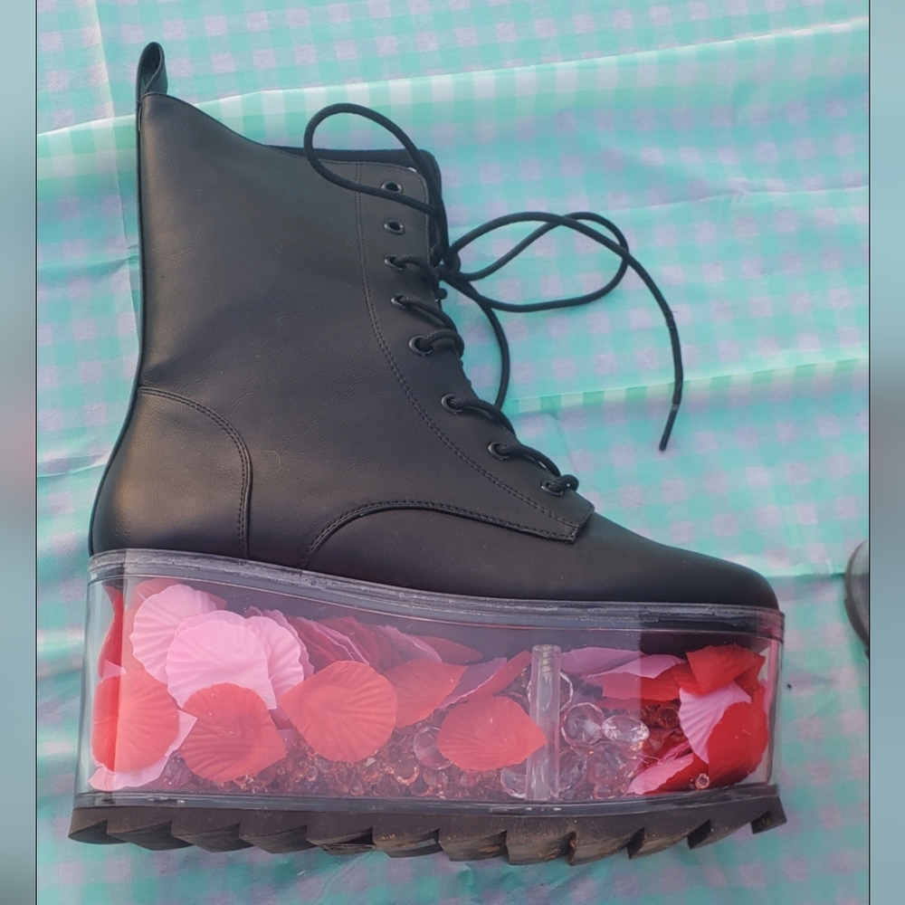 YRU Qloud Ultra size 10 boot fillable bottoms